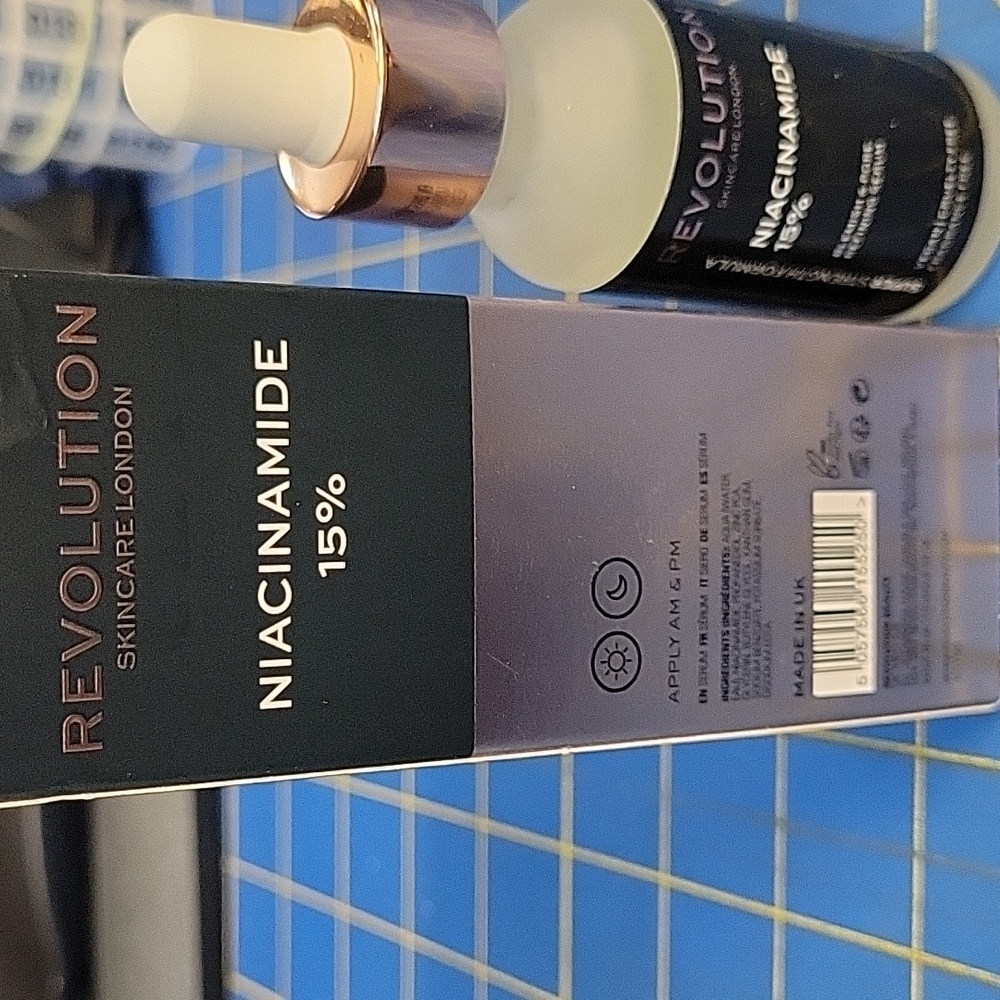 Revolutiom Niacinamide 15% Serum 30ml New in Box - Picture 2 of 5